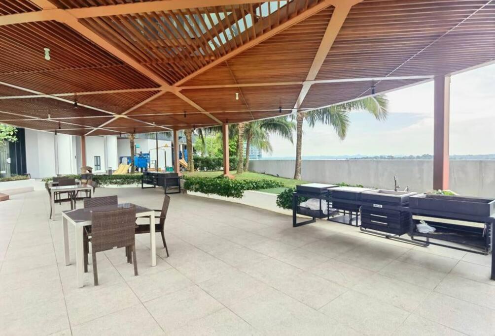 C0704 Almas Suite Seaview & Netflix Stay Nusajaya  Exterior photo