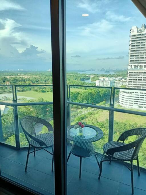 C0704 Almas Suite Seaview & Netflix Stay Nusajaya  Exterior photo